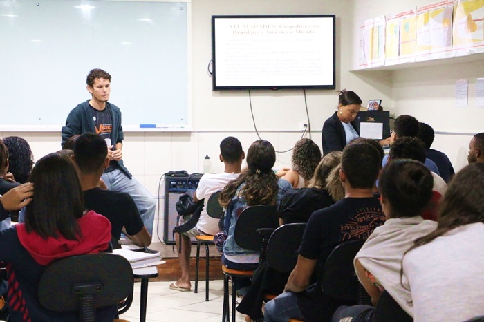 Professor Paulo Neco: Podemos estudar nos divertindo